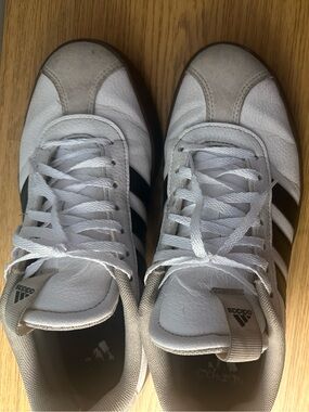 adidas White and Black Women’s Low-Top Sneakers -Size 8